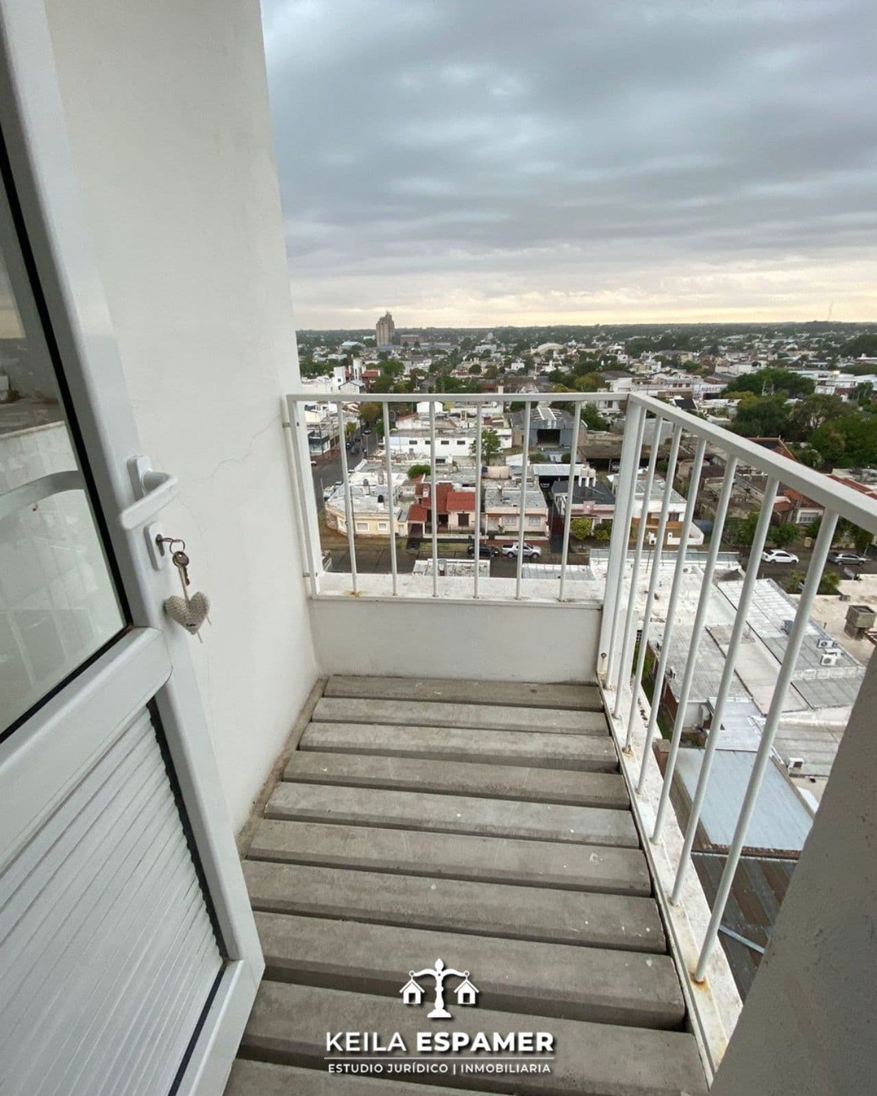 DEPARTAMENTO EN VENTA DE UN DORMITORIO CON COCHERA EN MACROCENTRO - 1