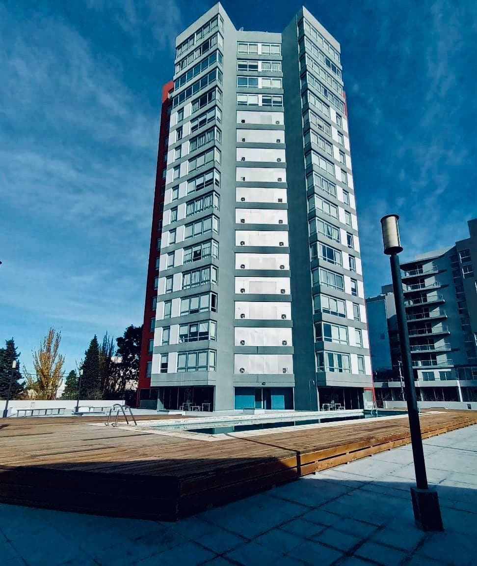 SEMIPISO EN VENTA - GRAL ROCA - 1