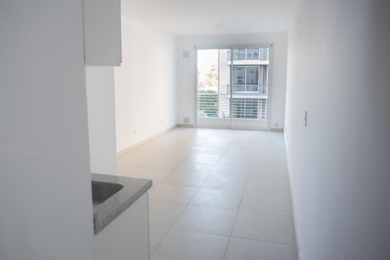 VENTA DEPARTAMENTO DE UN DORMITORIO CON BALCON EN REPUBLICA DE LA SEXTA - 1