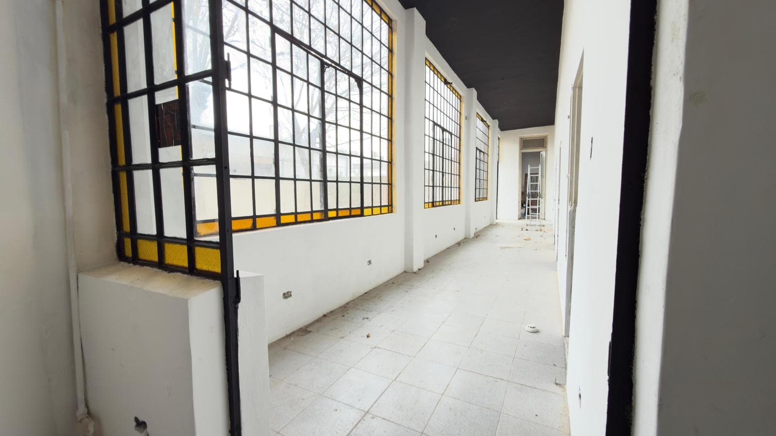 ALQUILER – IMPORTANTE PROPIEDAD COMERCIAL / PROFESIONAL EN SAN ANDRÉS (SAN MARTÍN) - 1