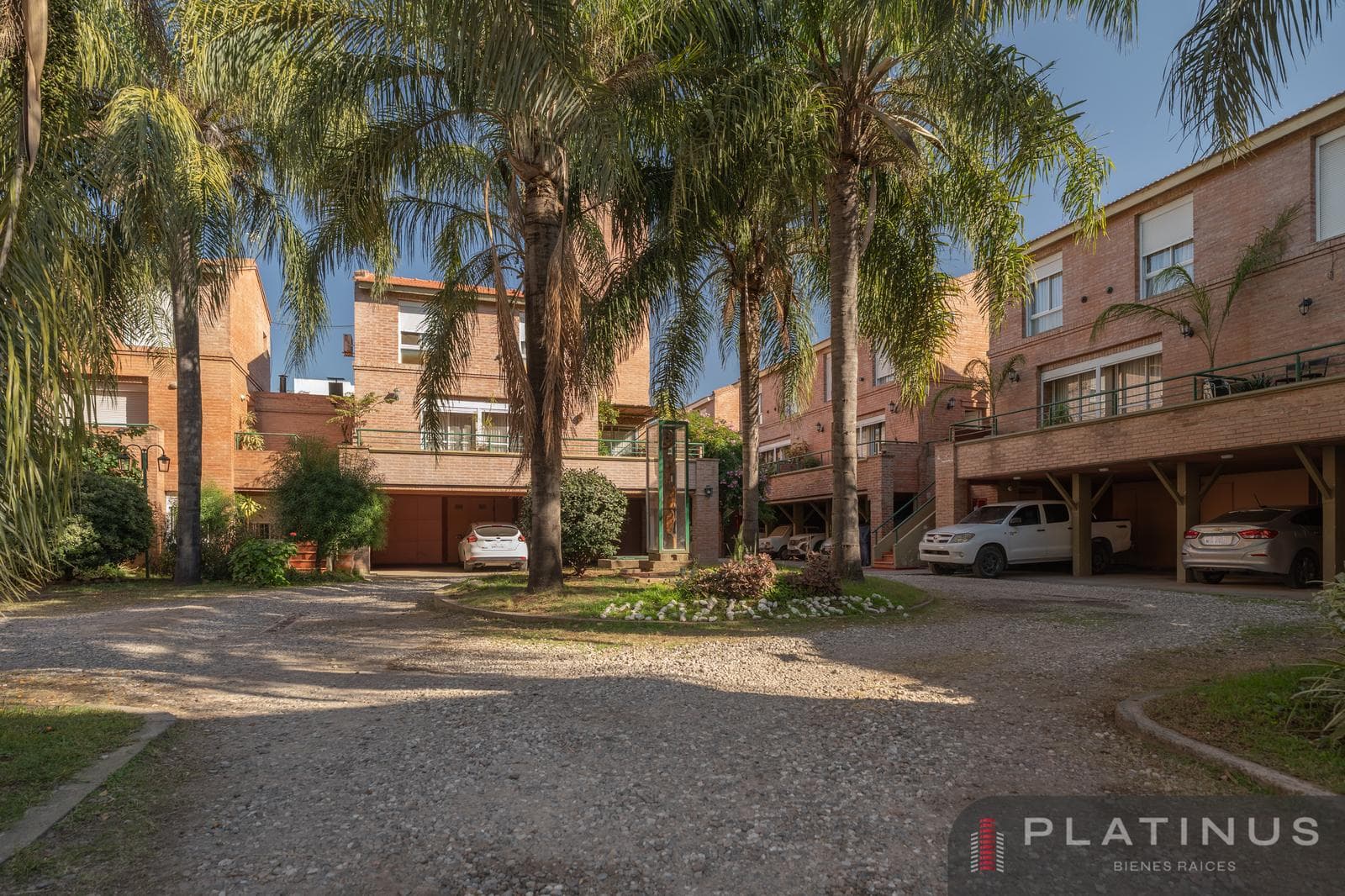 Departamento en Venta de 2 Dormitorios - Alta Córdoba - Housing Cerrado - 1
