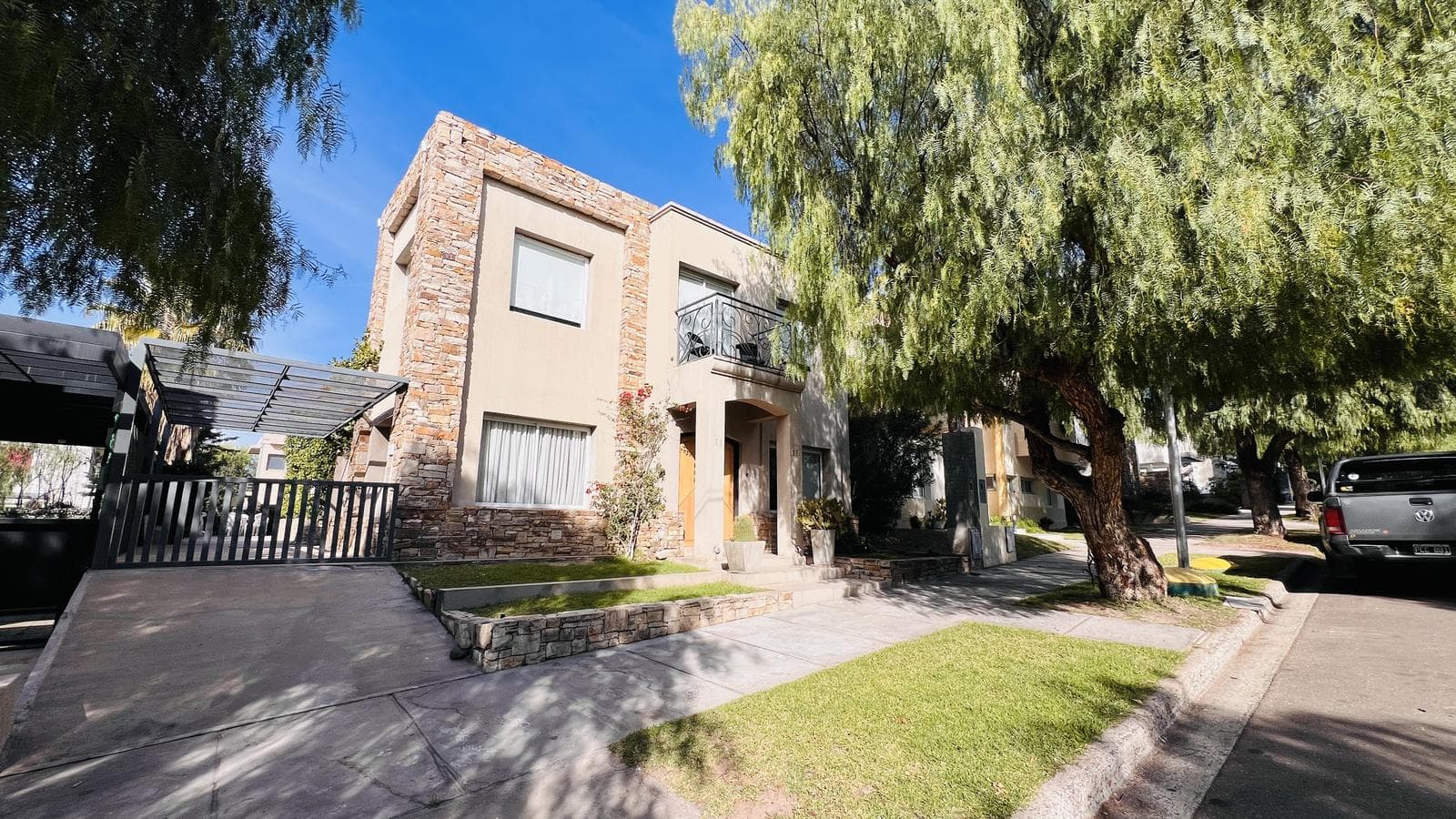 Casa en alquiler amueblada en Barrio Dalvian - 1