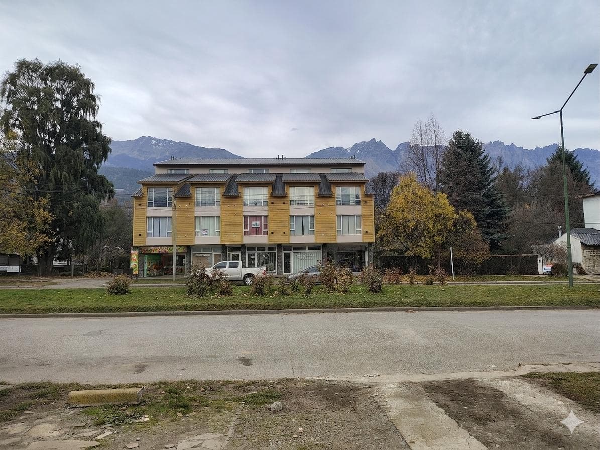 Departamento en El Bolsón, 2 ambientes, sobre Av. San Martín. (FC-239) - 1