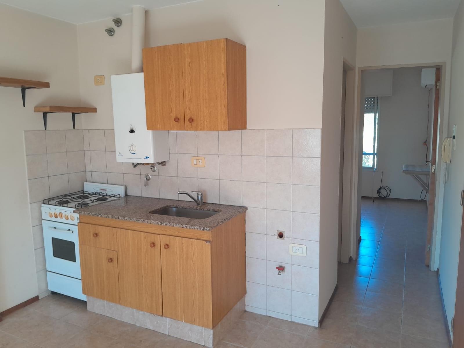 ALQUILER - Departamento de 1 dormitorio, tercer piso escalera - Echesortu, Rosario. - 1