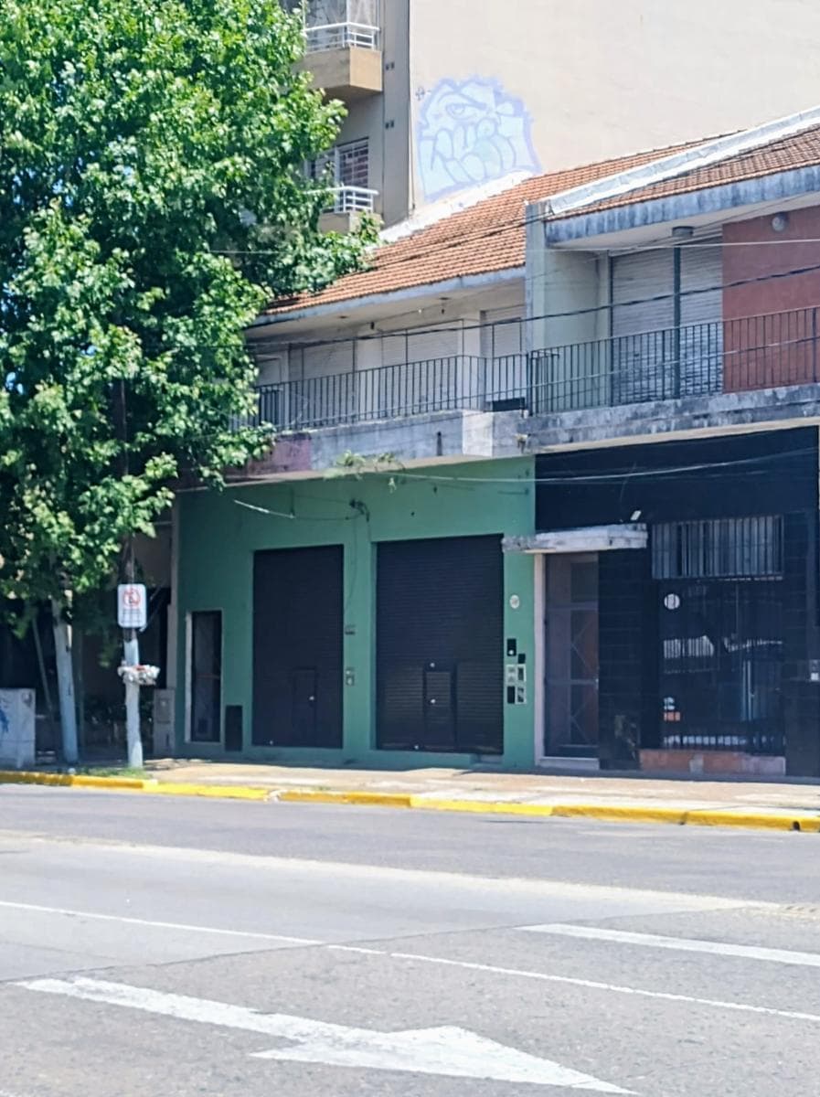 Local en Temperley Este - 1