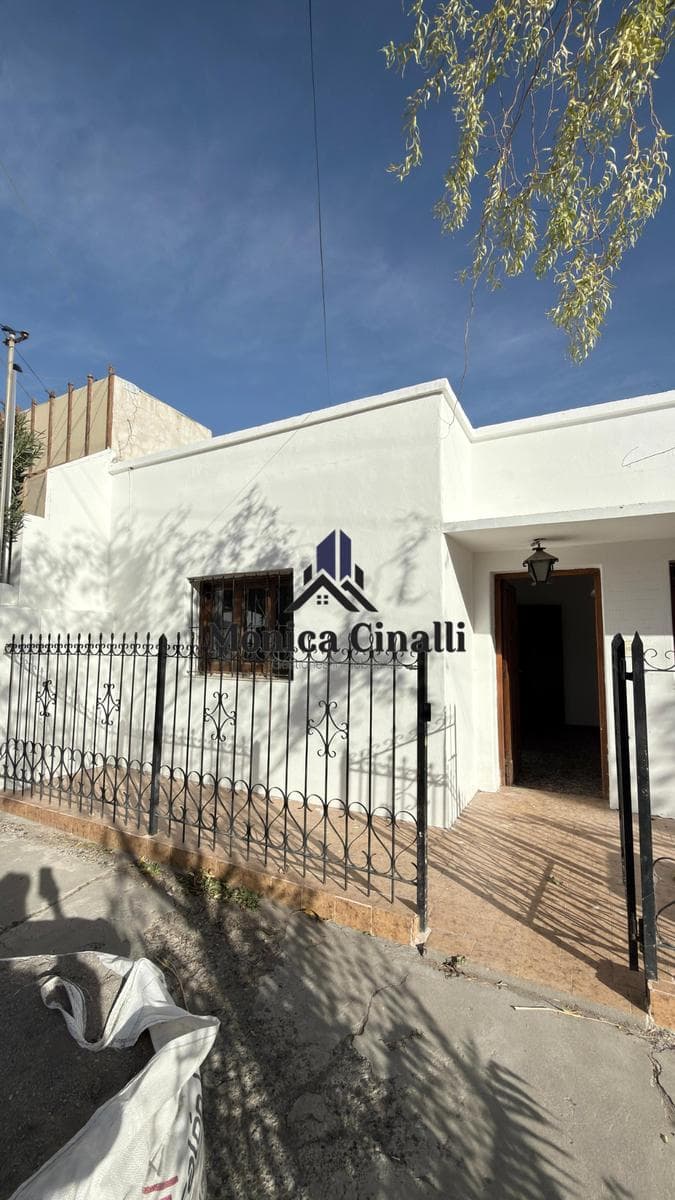 Casa en Villa Regina - 1