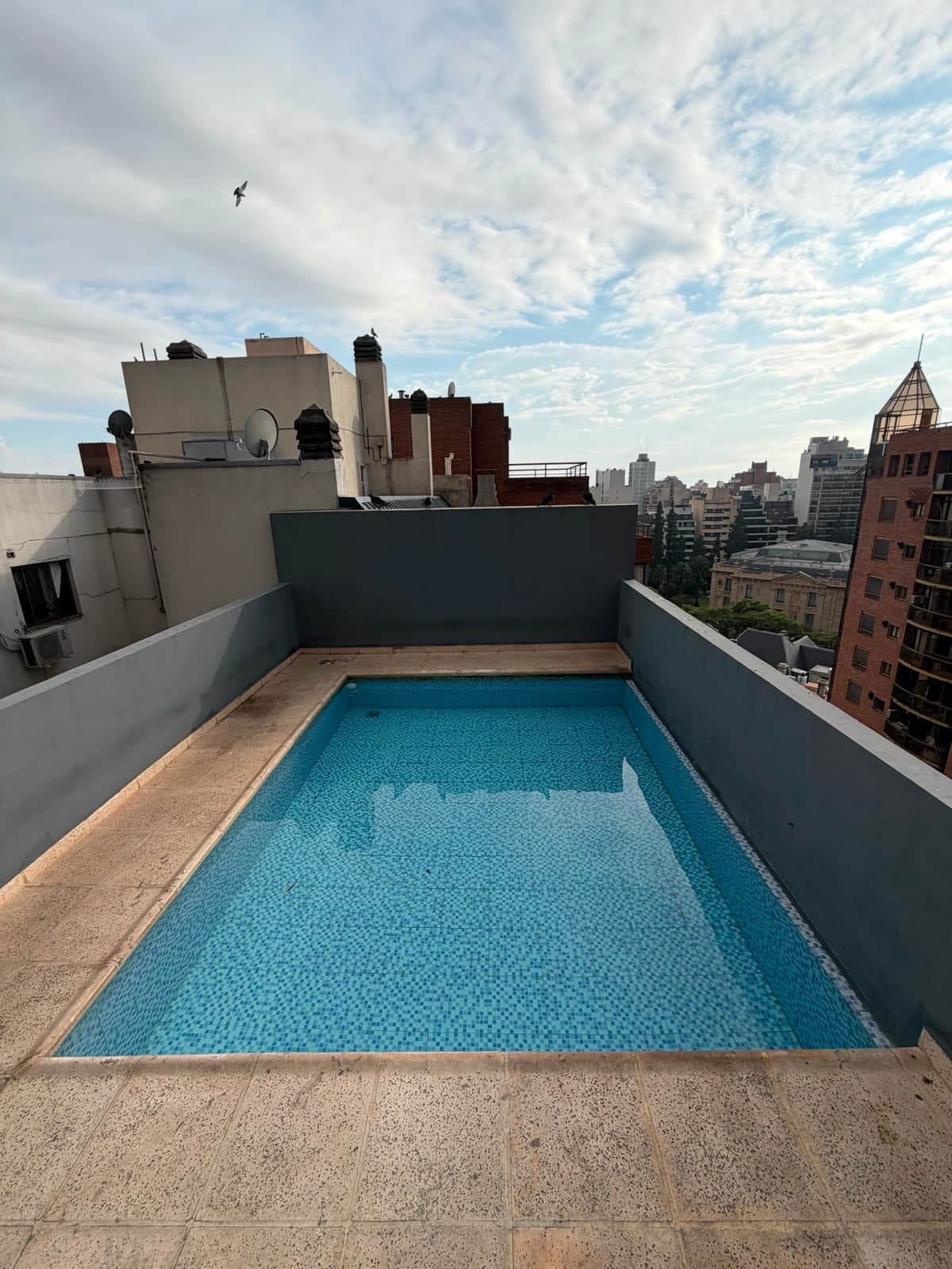 Alquilo departamento de 1 dormitorio en ituzaingo 958 a metros de plaza españa en Nueva Cordoba - 1