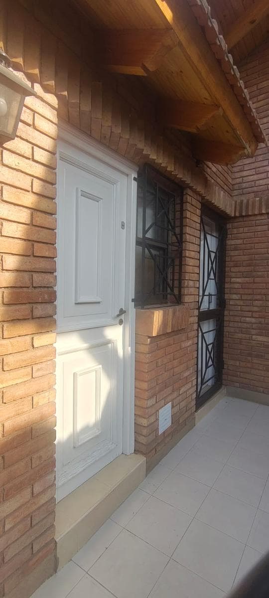 Alquiler de Moderno Departamento en Godoy Cruz, limite con Capital - 1