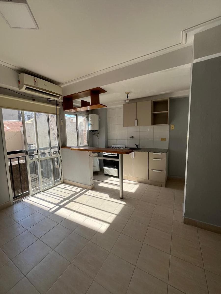 Departamento en alquiler en Crisóstomo al 500 - 1