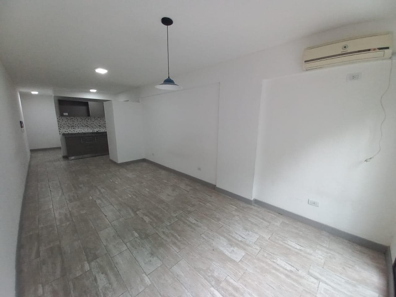 Departamento MONOAMBIENTE con Patio en Lourdes - 1