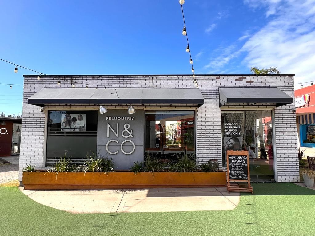 Local de 50 m2 en venta con renta Fisherton Shopping Plaza Open Mall - 1