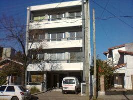 Alquiler/venta Departamento 1 ambiente en Adrogue apto uso profesional - 1