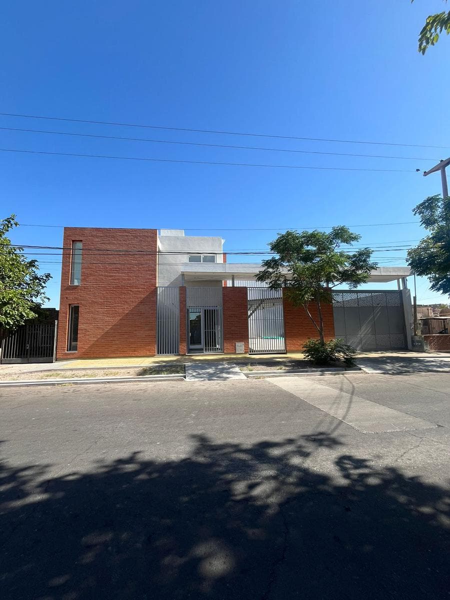 Galpón en capital - 1