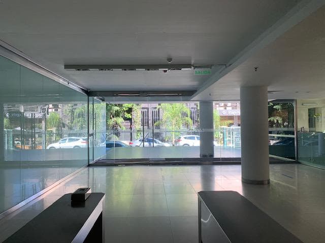 Alquiler de oficina de 900 m2 en Vicente López - 1