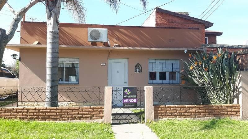CASA CON 2 LOTES EN VENTA ZONA CENTRO GENERAL LAS HERAS, PCIA. BUENOS AIRES - 1