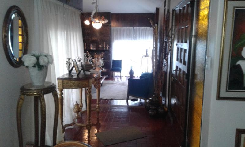 CASA EN VENTA EN BARRIO LAS ROSAS - 1