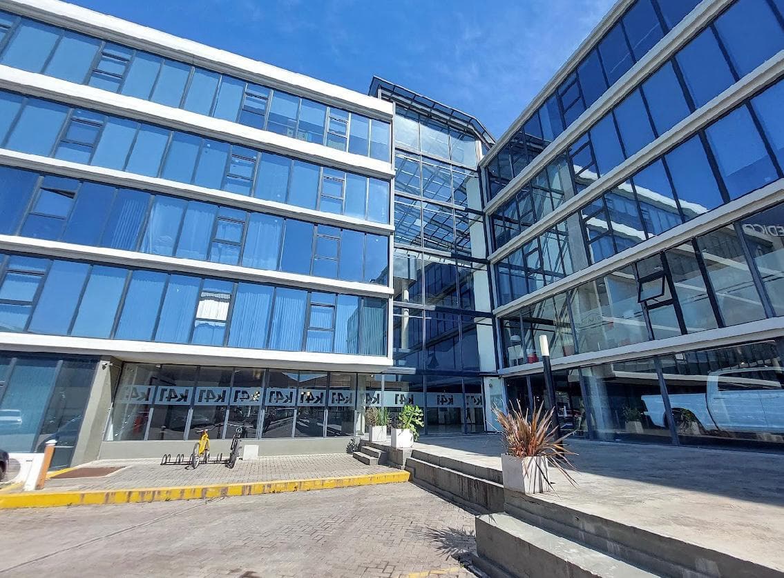 Oficina de 41m2 en Polo Empresarial K41 sobre colectora de Acceso Oeste. - 1