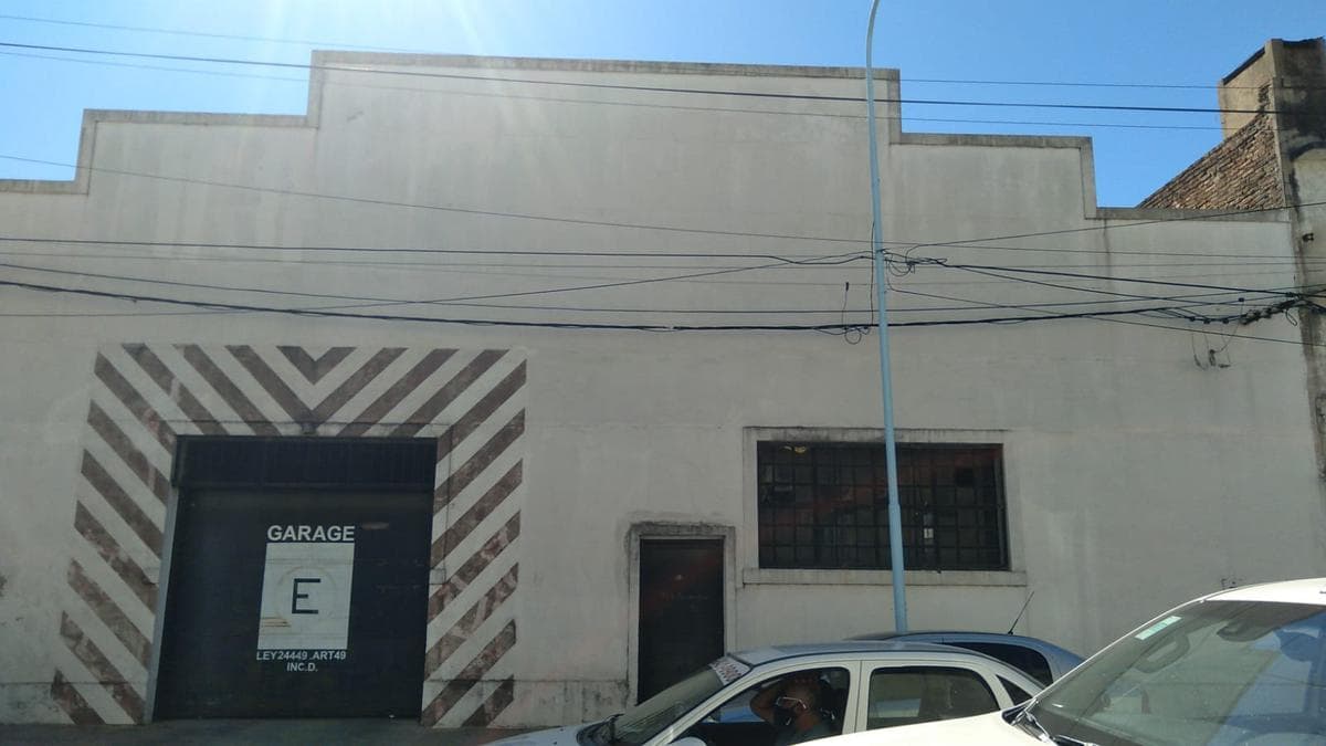 Concordia - Cochera con capacidad para 31 vehículos ! 900 m2. - 1