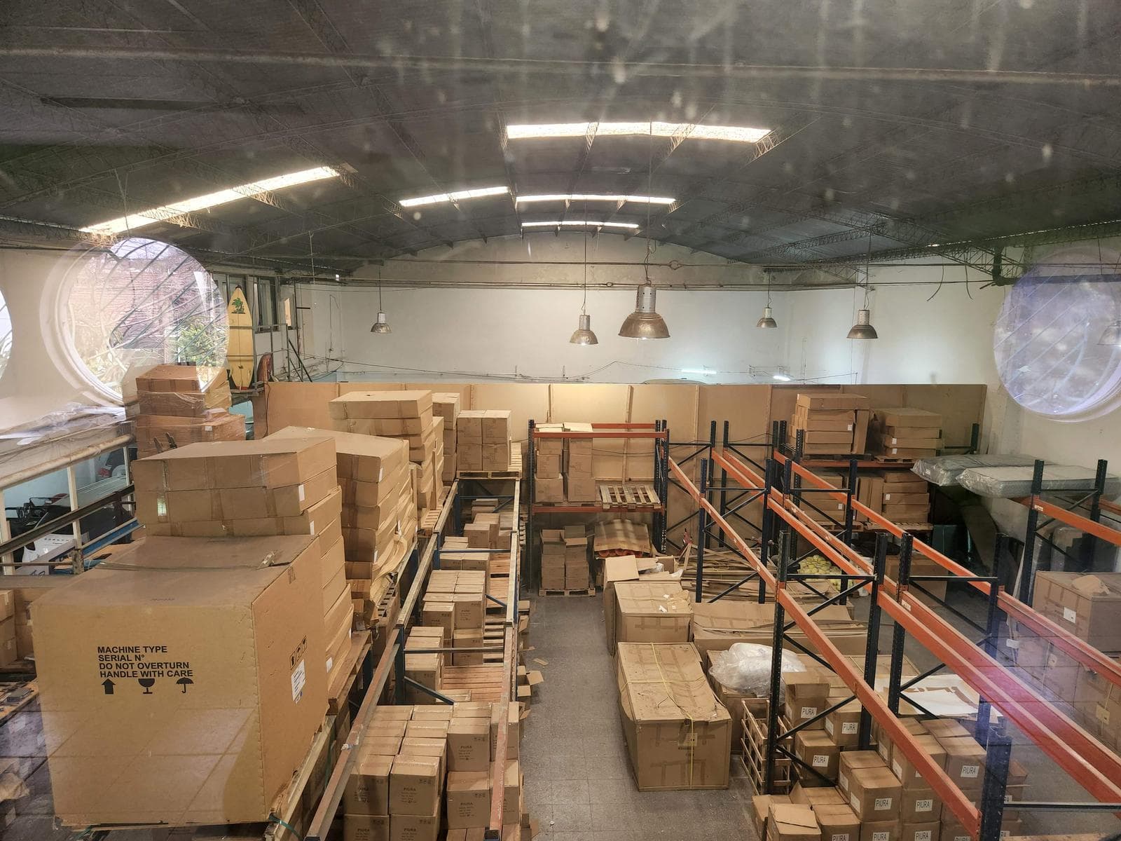 GALPON / TERRENO EN VENTA CON ESTACIONAMIENTO Y OFICINAS EN OLIVOS - 1