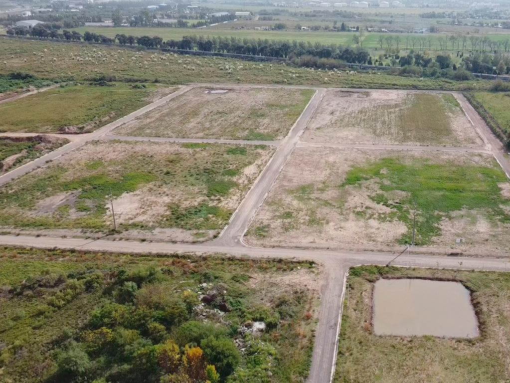 Terrenos de 300 m2 en Campo Urquiza en San Lorenzo. - 1