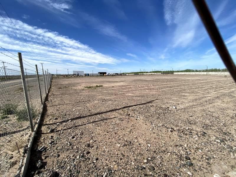 TERRENO 9000m2 PARQUE INDUSTRIAL CENTENARIO FRENTE AUTODROMO - 2