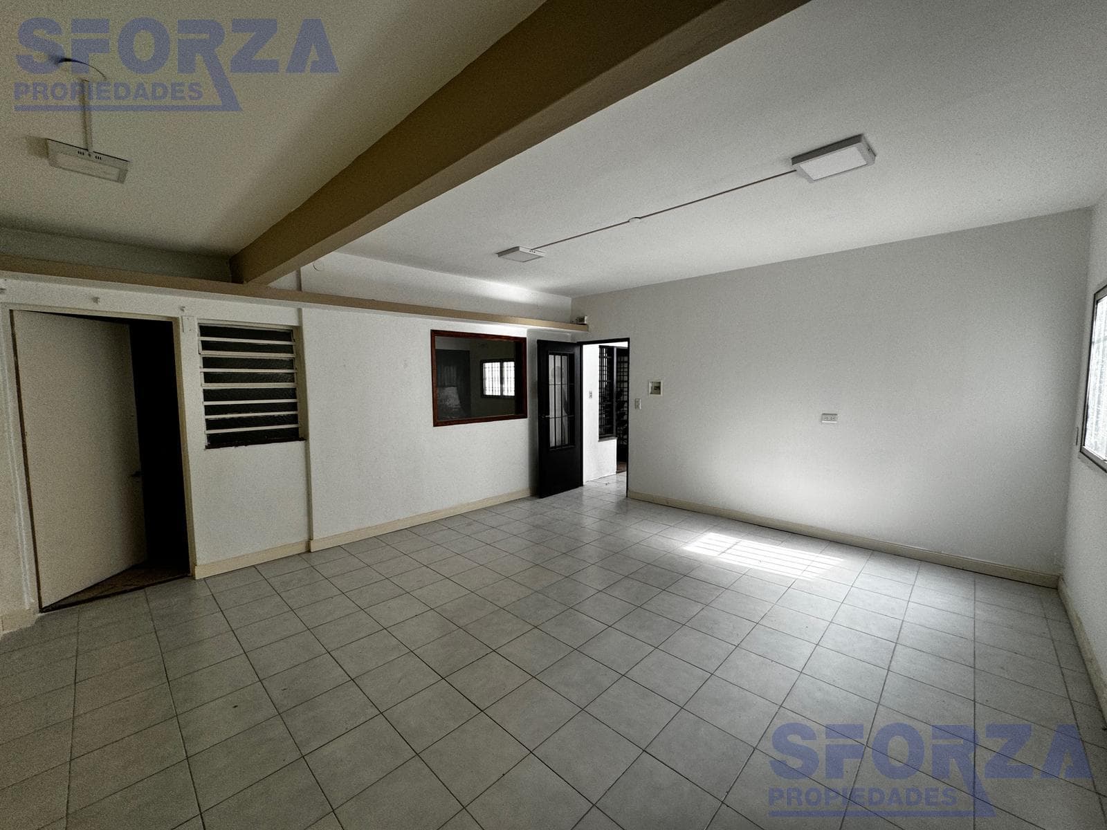 Alquiler de PH amplio apto profesional 2 ambientes en San Miguel - 1