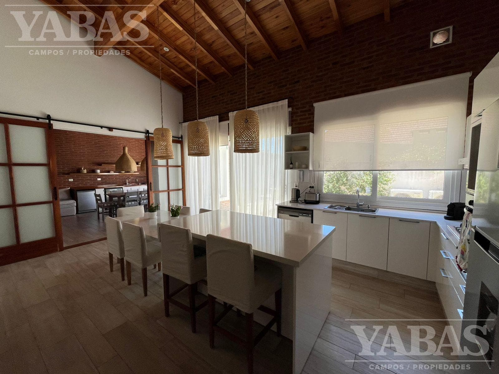 VENTA - CASA - SAN PEDRO (BS.AS) – Elegancia y Confort en Zona Céntrica - 1