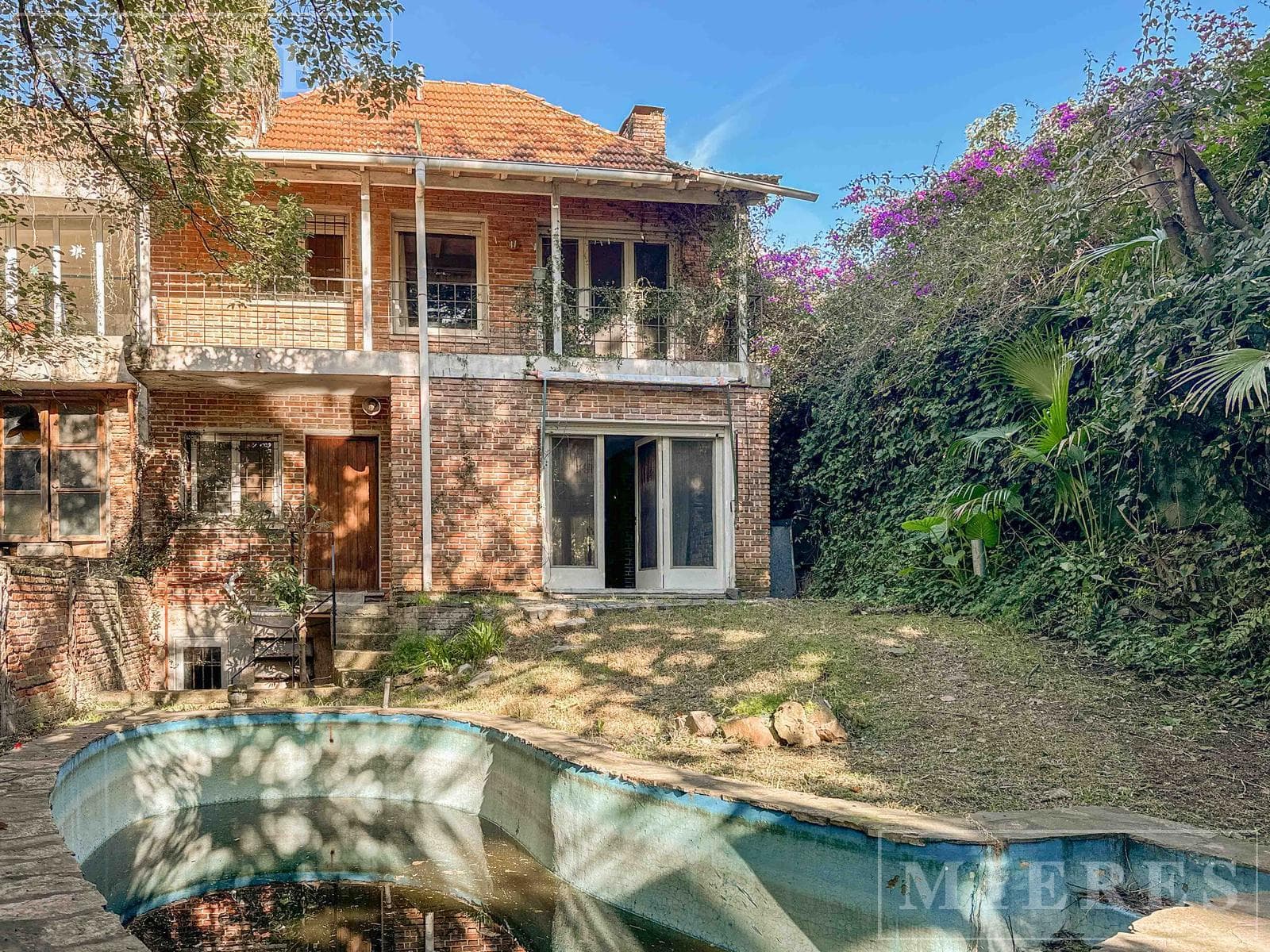 Casa a refaccionar en excelente zona - 1