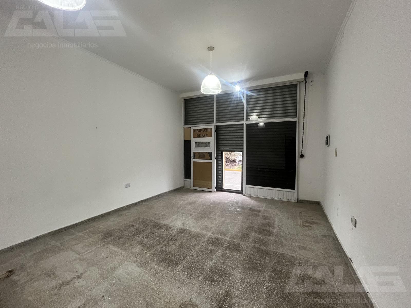 Local en San Antonio De Padua - 1