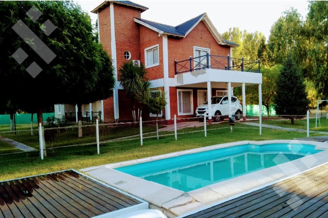 En Venta, Casa Quinta 3 dormitorios, Plottier - 1