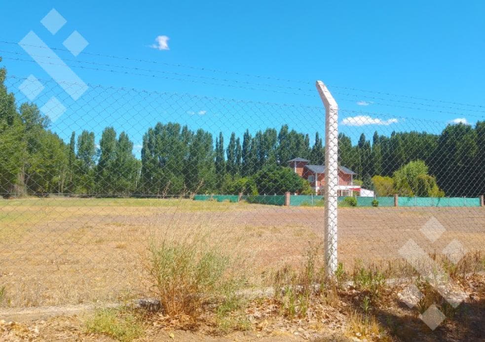 En Venta, Casa Quinta 3 dormitorios, Plottier - 2