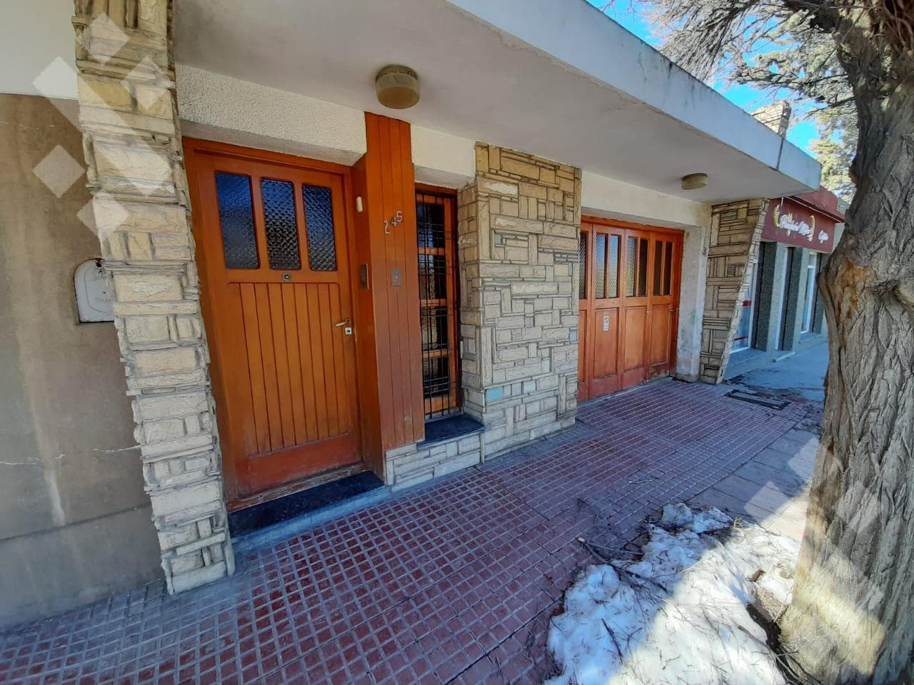 Venta Casa 4 dormitorios local comercial - Mitre 245 - Zapala - 1