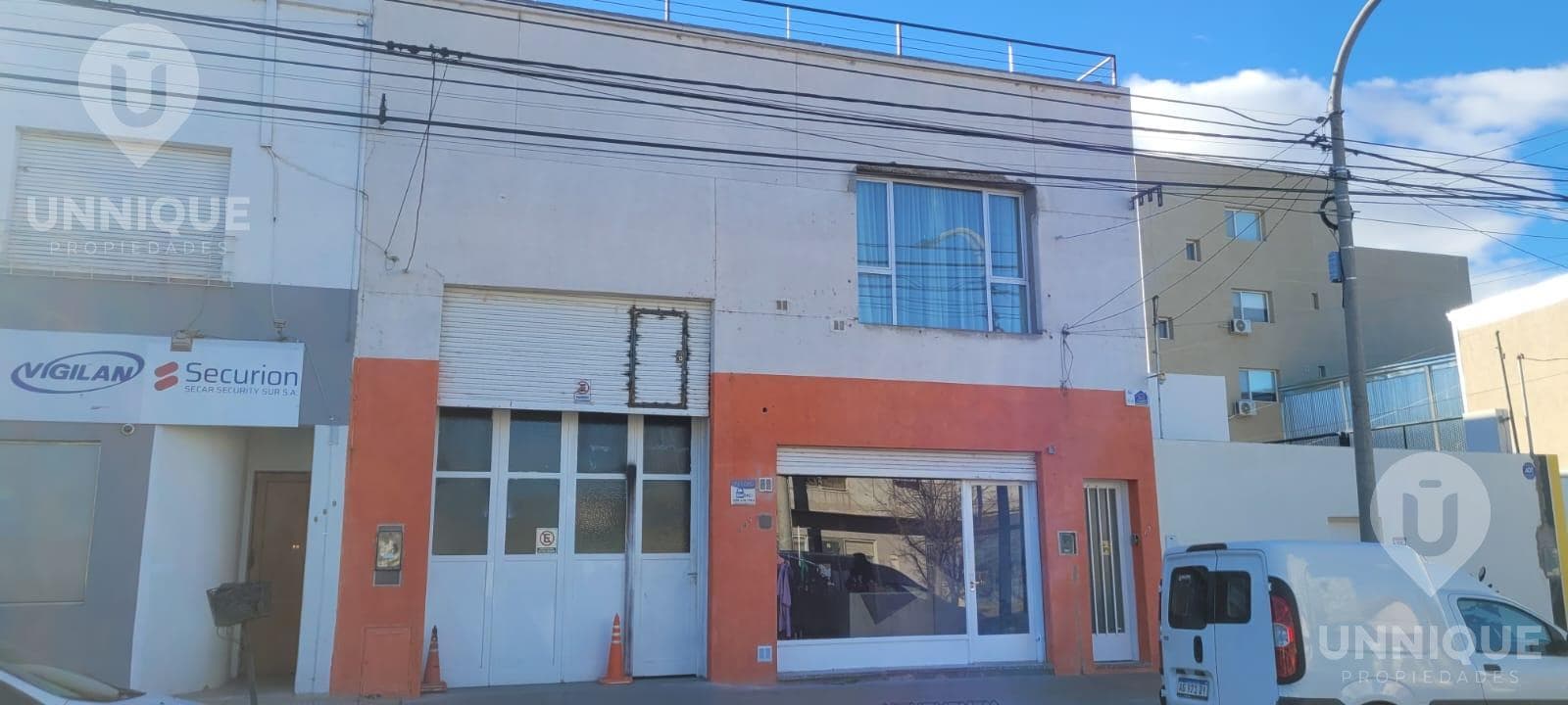 Oportunidad única Venta Galpón con oficinas en el Centro de Neuquén - 1