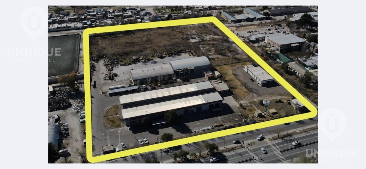 Nave Industrial en Avenida Mosconi - 1