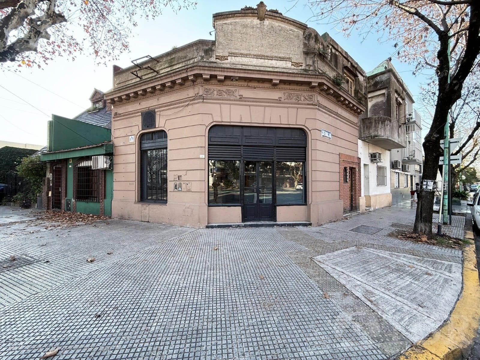 Local en Parque Avellaneda - 1