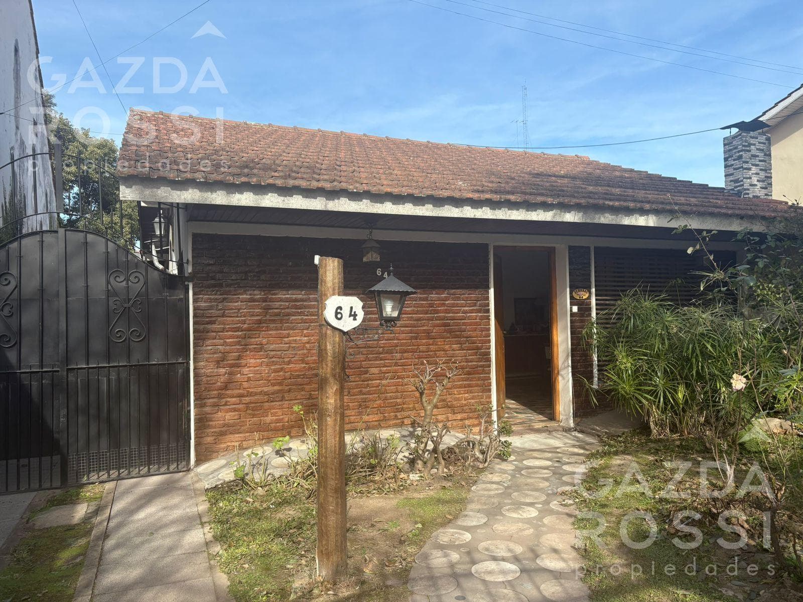 Casa en venta en Malvinas Argentinas - 1