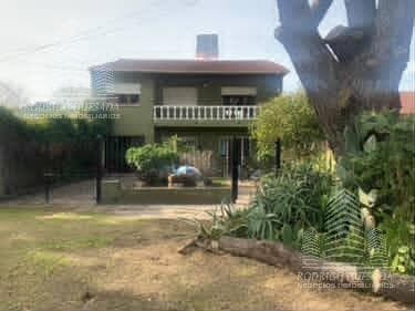 Casa de dos plantas con todos los servicios conectados Ideal familia numerosa - 1