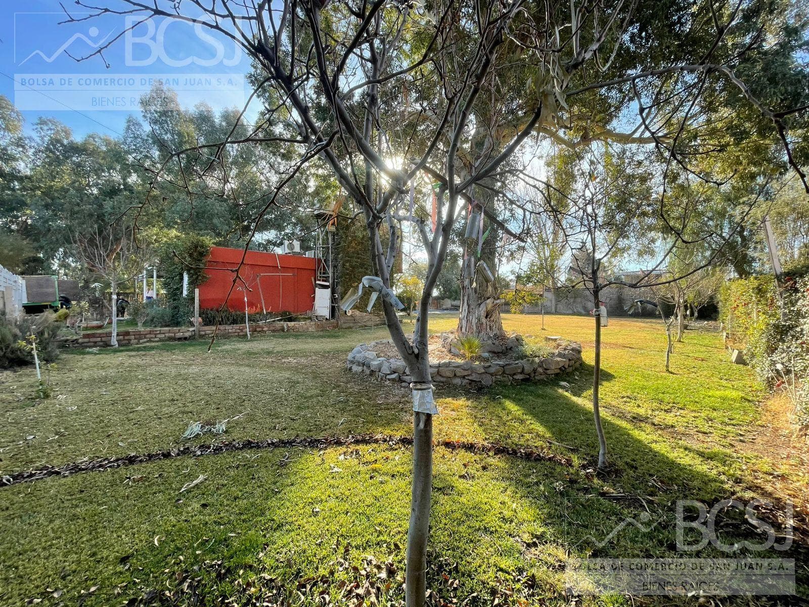 Terreno Parquizado en Villa Tacu - 1