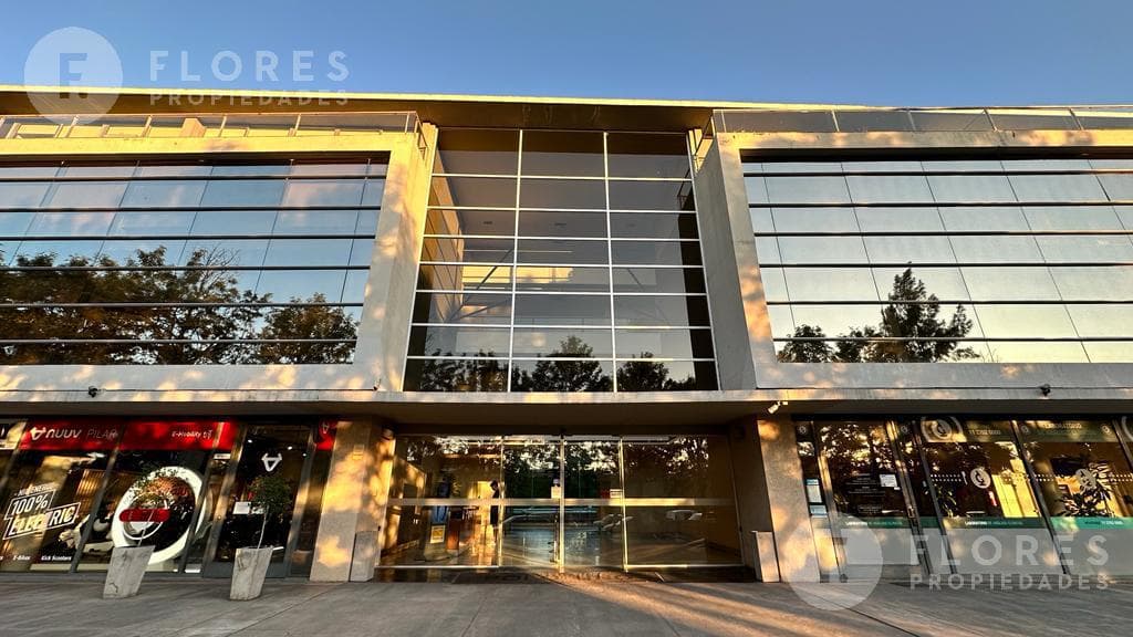 Flores Prop. Venta con renta! Oficina en Edificio Polo 1 - Pilar - 1
