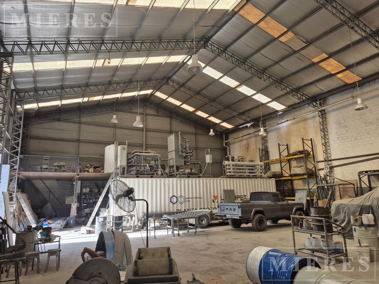 Excelente Deposito/galpon en venta o alquiler - 1