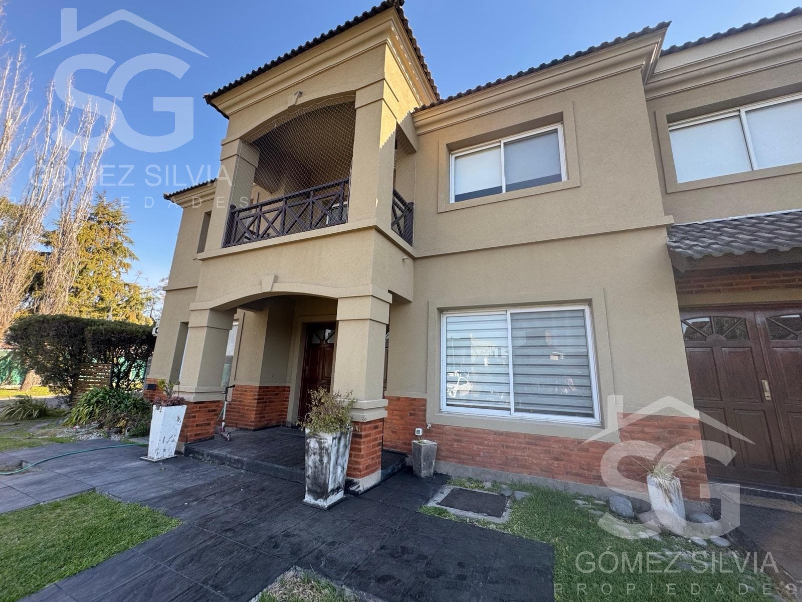 Casa en venta 4 ambientes Barrio cerrado Altos del Sol - 1