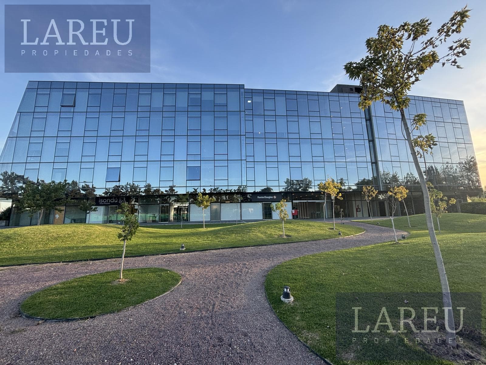 Oficina en VENTA en MERIDIANO- Pilar - 1