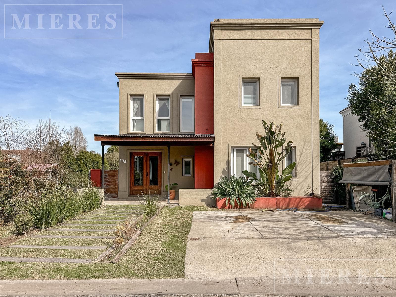 Muy linda casa en alquiler en el Barrio La Damasia - 1