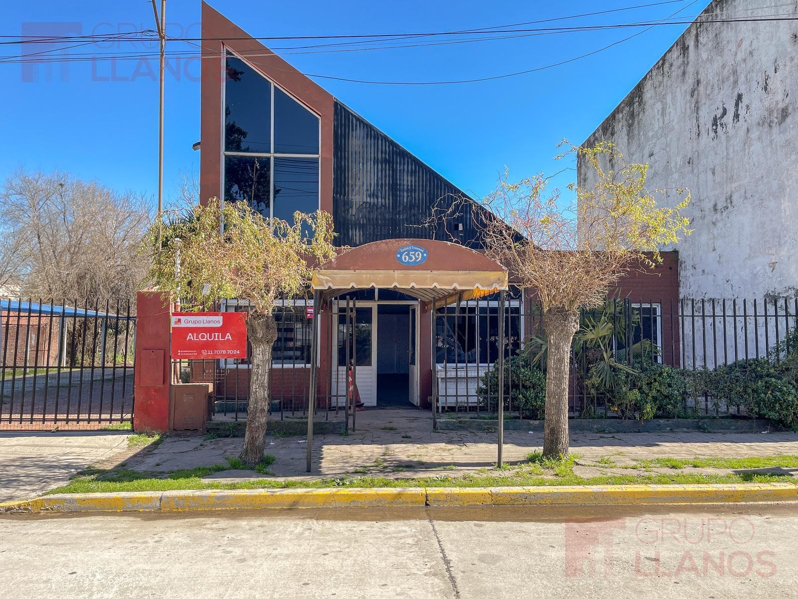 Local a refaccionar en el Centro de Luján, zona en crecimiento - 1