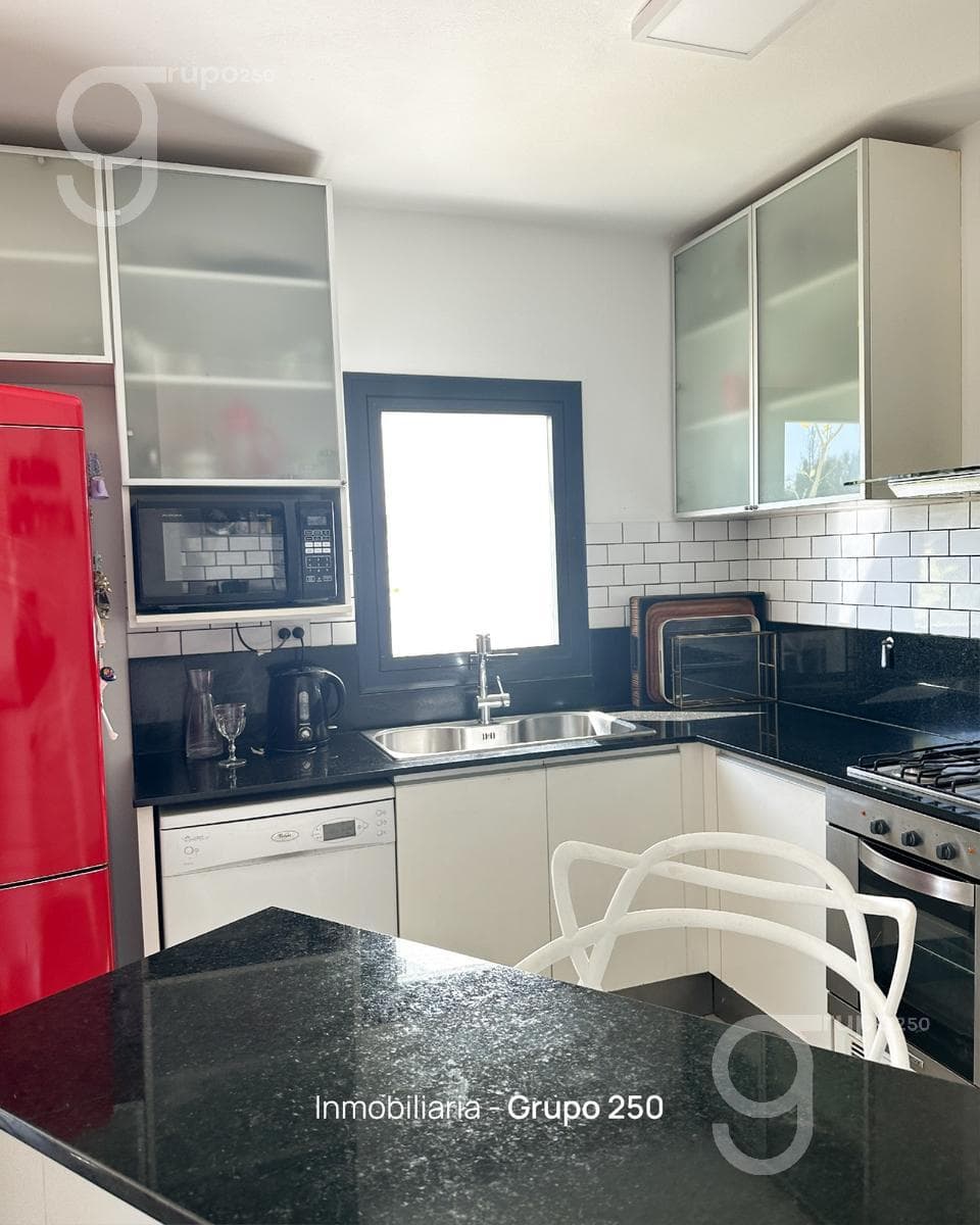 Casa -3 Dormitorios - 1