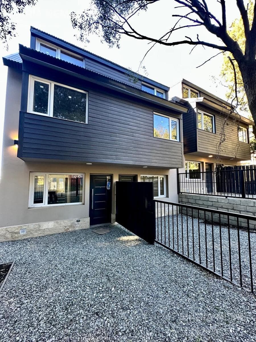 CASA EN PH A LA VENTA - POSIBILIDAD DE FINANCIACION - APTO CREDITO - BARRIO LAS MARGARITAS BARILOCHE - 1