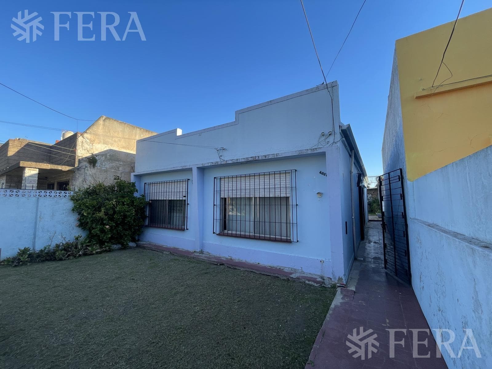 Venta casa 4 ambientes con jardín en Villa Dominico - 1