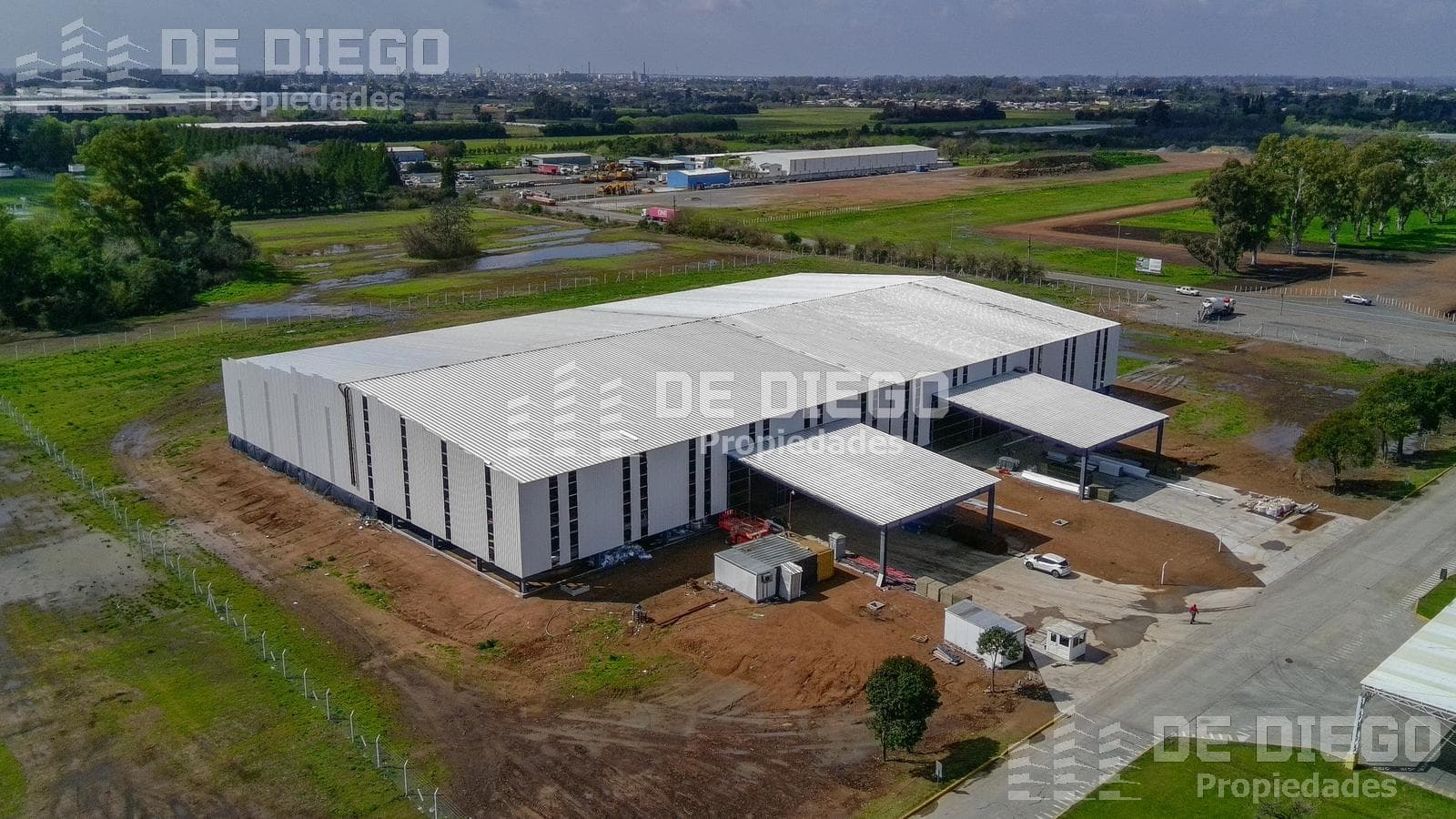 Nave AAA a estrenar de 6000 m2 con certificación CASAFE - Parque Industrial Zárate EN VENTA - 1