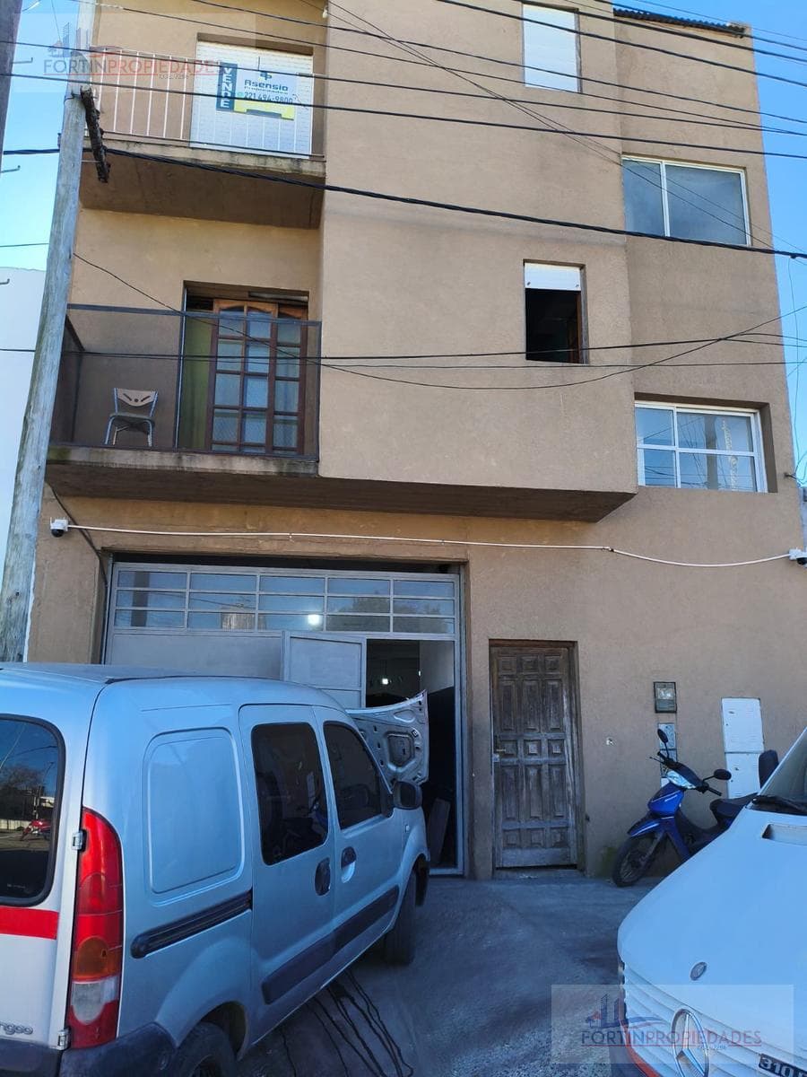 Galpón en venta 76 entre 10 y 11 La Plata - 1