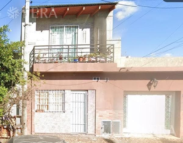 Alquiler de PH 2 ambientes con balcón en Wilde - 2